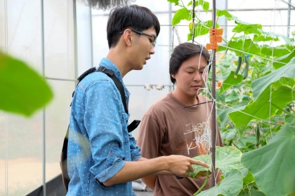 楊秋忠認為，土壤專業系所的學生必須要有更多實務經驗，才能立即判斷病因，取得農民信任。（攝影／郭琇真）