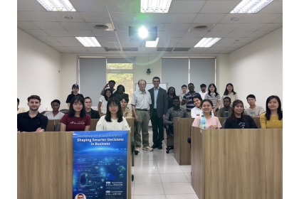 AI Research Expert from University of Alberta Delivers Keynote at NCHU Exploring the Latest Applications of Artificial Intelligence in Decision Analytics