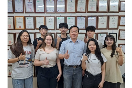國立中興大學環工系盧明俊特聘教授團隊研發成果獲得多項大獎肯定。圖/謝易晏