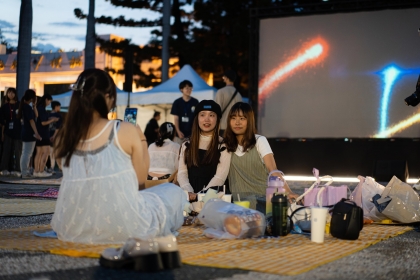 Market vendors were recruited to the event site, where visitors could sit on picnic mats and enjoy the cozy atmosphere.