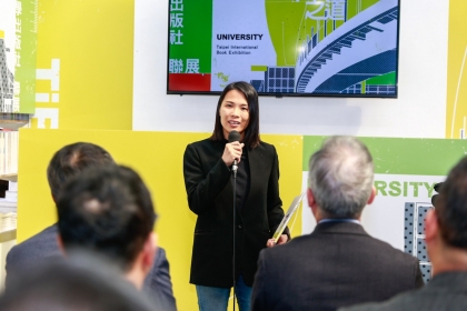 宋慧筠館長進行短講與分享新書(照片由國立臺灣海洋大學媒體公關暨出版中心提供)