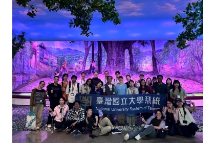 Group photo in front of the Conservation Education Center, Taiwan Biodiversity Research Institute, Nantou.