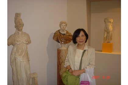 徐照華教授是台灣文學與清代文學研究的知名學者,2004年創立中興大學台灣文學研究所,為中部台灣文學研究奠下重要基礎。