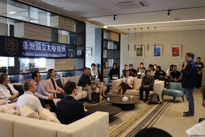 International affairs representatives exchange experiences and discuss future collaboration within the National University System of Taiwan.