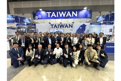 駐日代表李逸洋及臺灣主題館團隊合影