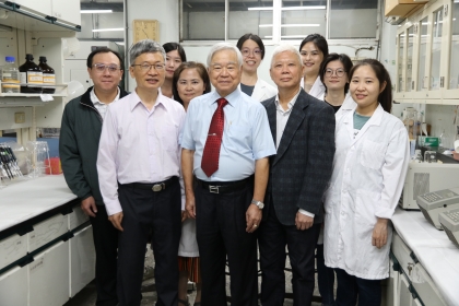Taiwan's Animal Vaccine Marketed Internationally National Chung Hsing University Veterinary Team Won the Outstanding Technology Transfer Contribution Award from Ministry of Science and Technology