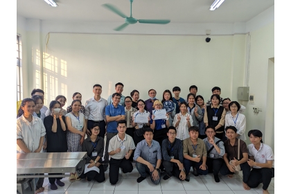Group photo of USR Project members with Vietnamese students.