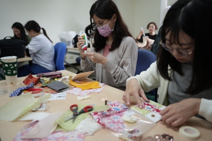 學生製作可觸迷你繪本創作