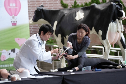 NCHU Leads Taiwan in Veterinary Education: Launch of Small Animal Bionic Teaching Aids
