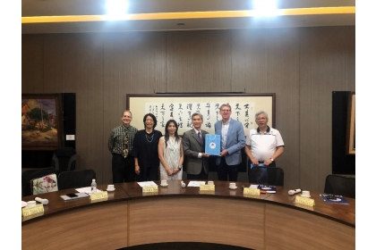 From left to right: Professor Clyde A. Warden, Professor Jane Lu, Professor Chia-Lin Chang, Professor Fuh-Sheng Shieu, Dr. Randall Nadeau, Professor Jian-Fu Lin.