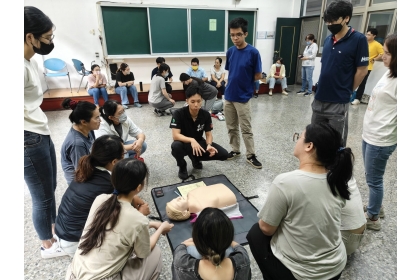 推廣急救觀念  興大舉辦「CPR+AED急救教學暨AED管理員認證課程」