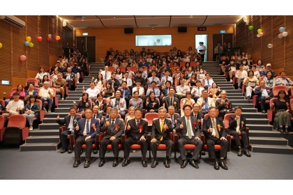 NCHU Holds White Coat Ceremony — Medical Students Embark on Their Journey of Medical Practice