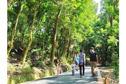 圖三：林場多條步道設施完善，適合各種年齡大小朋友一同享受淺山密林療癒感