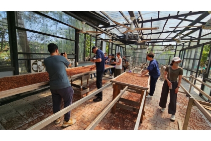 Some of the USU delegation traveled to southern Taiwan to tour an organic cacao farm and begin discussions about possible collaborations with USU's food science department and the Aggie Chocolate Factory.（Utah State University）