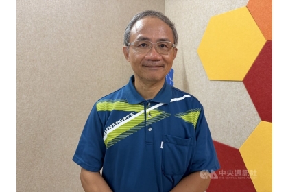 中興大學團隊前進印度,農藝系系主任陳建德(圖)4日表示,製茶不只是技術,更是一門藝術,團隊讓印度人體驗台灣製茶師的精神,從聞、看、摸等各個角度去調整每個製茶步驟,讓茶變成一個好的成品。中央社記者李晉緯新德里攝 115年8月5日