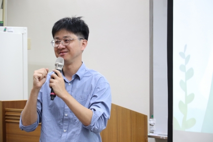 中興大學圖書館范耀中副館長致詞