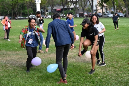 Foreign Students Facing “Mexican Standoff” during the Thrilling Balloon Stepping.