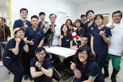 NCHU launched its first special medical room for stray dogs and cats in Taiwan