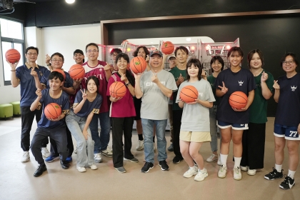 The 17th Cheng-Hsing Cheng-Wan (CHCW) Cup, an annual event in Taiwan's comprehensive university system, was held at Chung Hsing University on May 18th and May 19th. 