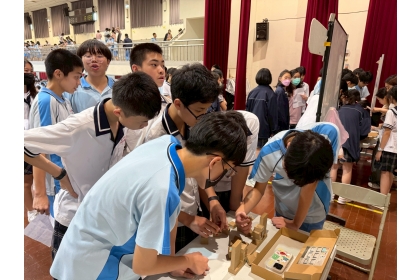 興大USR攜手向上國中　科學園遊會「橋」出學子新視野