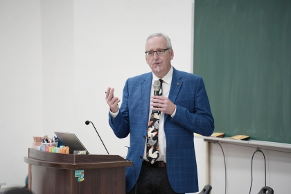 Professor Martin J. Zuidhof from the University of Alberta Delivers a Lecture