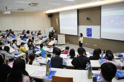 張玉芳教務長致詞