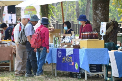 農村發展及水土保持署台南分署與南市府農業局等單位將在新化林場舉行桃花心木林下的農夫市集野餐活動。(圖：農村發展及水土保持署台南分署提供)