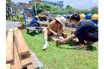 中興大學園藝系吳振發教授推動水尾的USR計畫，率領學生團隊與水尾社區攜手合作，打造綠色照顧社區。