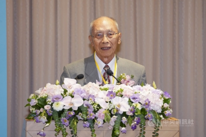 投入南宋研究27年的學者黃寬重(圖)獲選中研院第35屆新科院士,他9日表示,AI快速發展,人文社會科學雖弱勢但卻最能展現人的本質,呼籲各界支持人文社會科學發展。中央社記者鄭清元攝