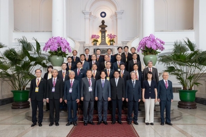 總統與「社團法人中國工程師學會113年度各項獎章得獎人」合影