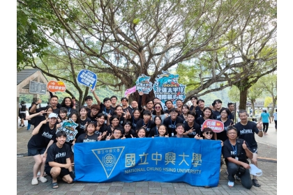 興大龍舟隊首度成軍，在大專盃龍舟錦標賽中榮獲兩面銅牌。